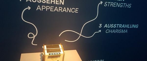 Compliment Machine